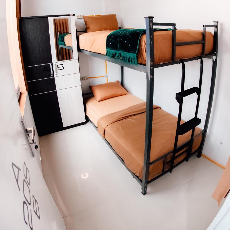 Aur Kuning Hostel Syariah Bukittinggi Εξωτερικό φωτογραφία