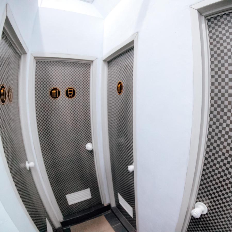 Aur Kuning Hostel Syariah Bukittinggi Εξωτερικό φωτογραφία
