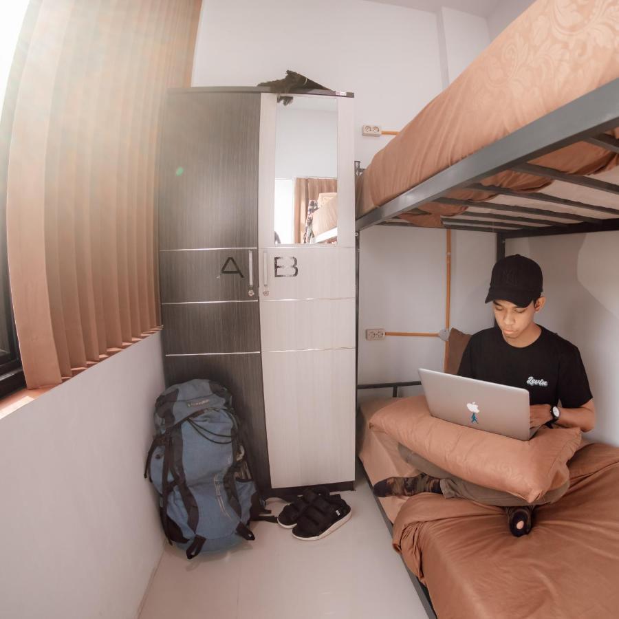 Aur Kuning Hostel Syariah Bukittinggi Εξωτερικό φωτογραφία